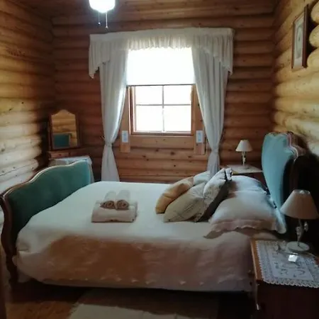 Casa De Madera, A From Home. Teresa de Cofrentes